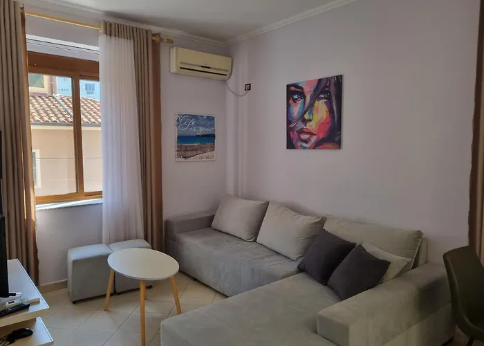 Glamorous Apartment In Tirana